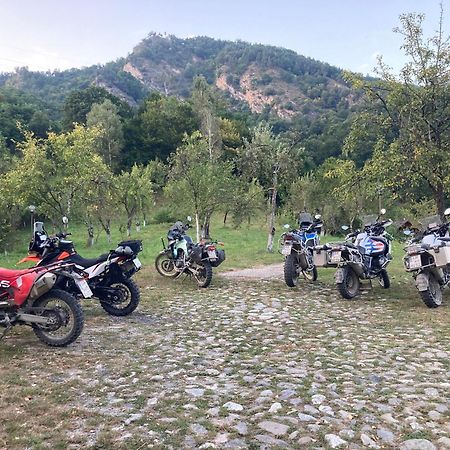 Vila Casa Colt De Rai Brezoi Exteriér fotografie