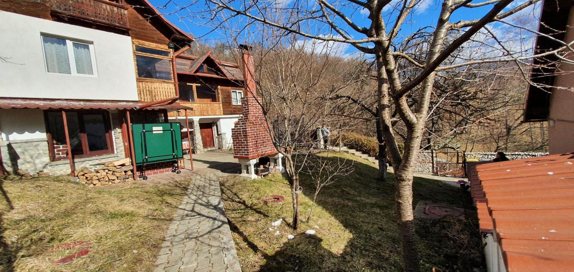 Vila Casa Colt De Rai Brezoi Exteriér fotografie